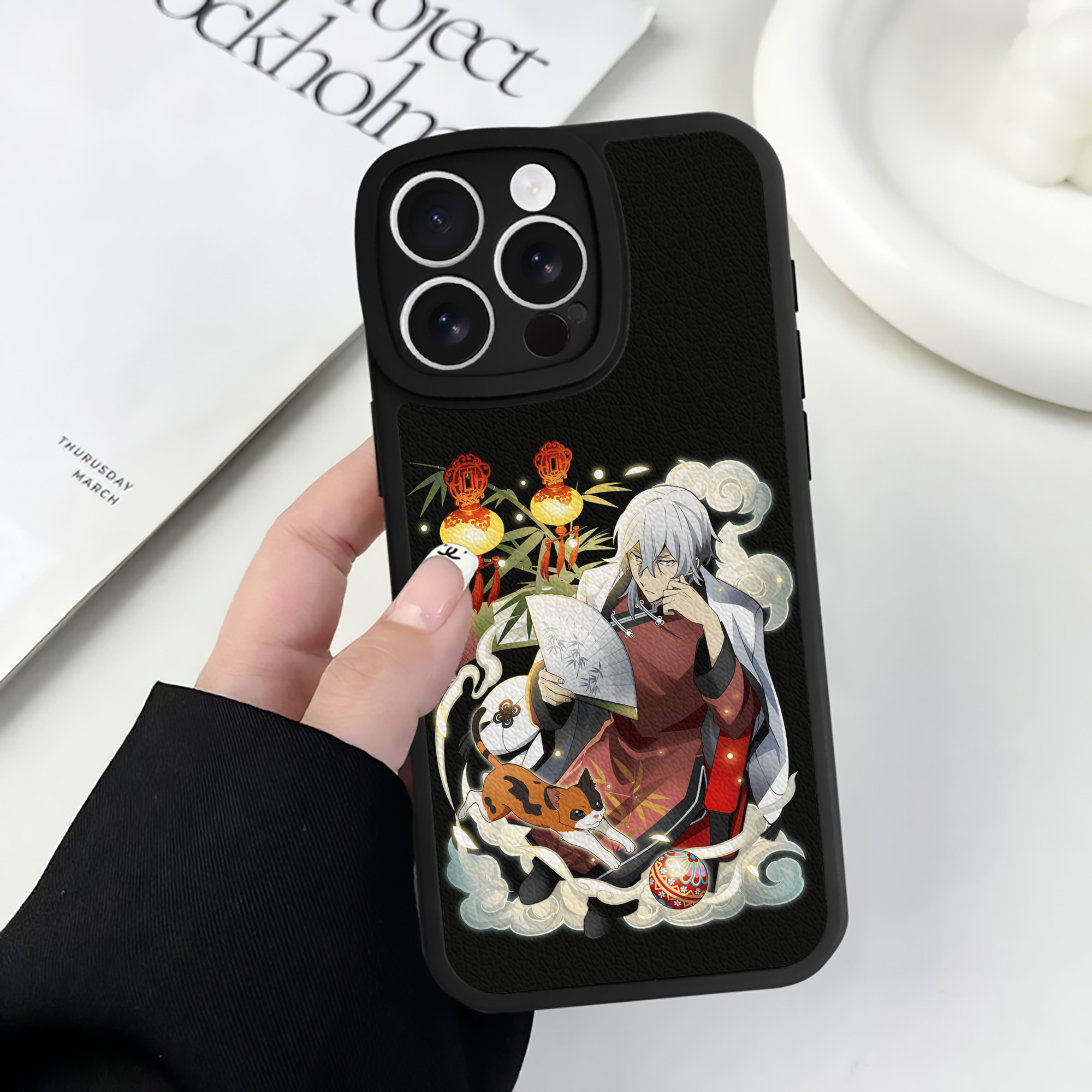 （画像用） 文豪ストレイドッグス Bungo Stray Dogs 【iPhone 16シリーズ対応】シリコンスマホケース（レザー調） 材質：シリコン